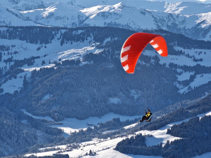 Paragliden in de bergen